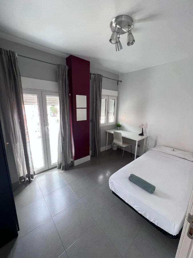 Bbtk Hostel Малага Экстерьер фото