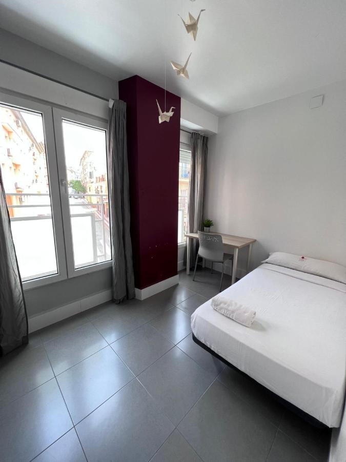 Bbtk Hostel Малага Экстерьер фото