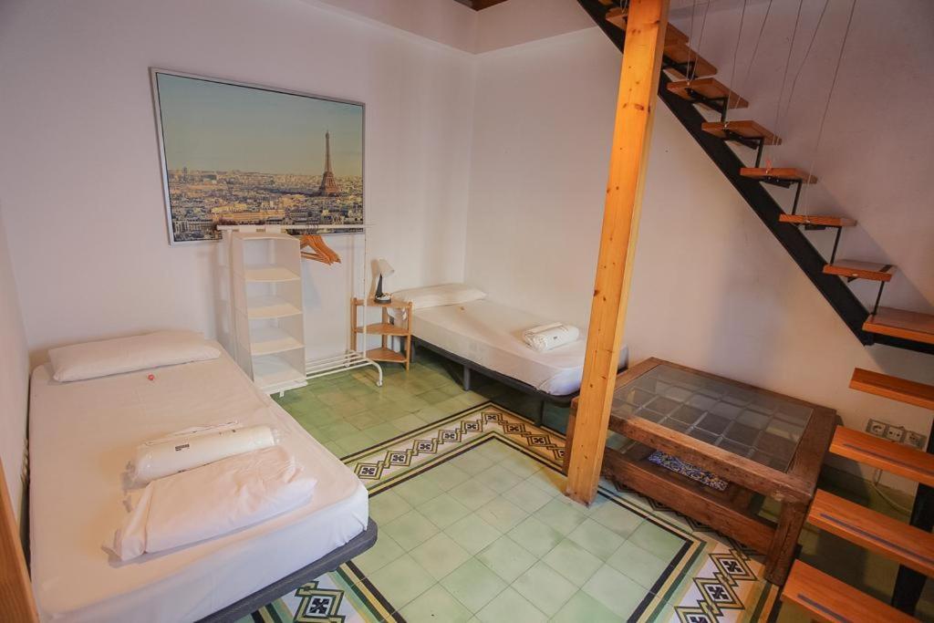 Bbtk Hostel Малага Экстерьер фото