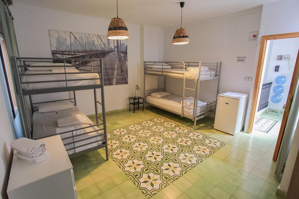 Bbtk Hostel Малага Экстерьер фото
